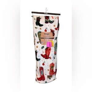 Wrangler Festive Blanket - White with Red and Green Accents